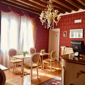 locanda-correr.hotelslidodijesolo.com/