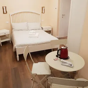Glam G H O S T E L Maison d'hôtes La Spezia